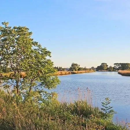 Hausboot In ספינת מלון Ueckermünde