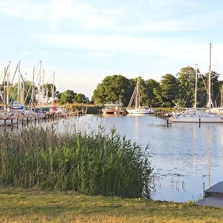 Hausboot In ספינת מלון Ueckermünde